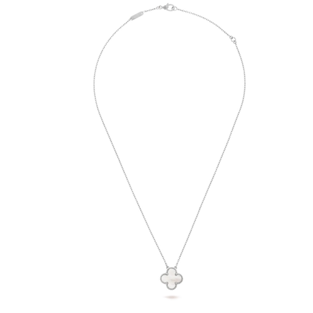 Van Cleef & Arpels Single Motif Vintage Alhambra Necklace 🤍 - Picture 11 of 14